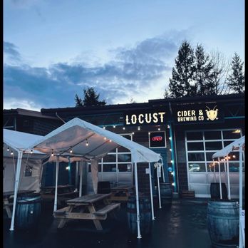 Locust Cider - Cute patio - Cideries Near Me - Woodinville, Washington Locust Cider - Cute patio - Cideries Near Me - Woodinville, Washington