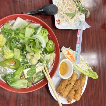 Pho House - Veggie Pho and veggie spring roles - Vietnamese Near Me - Lawndale, California