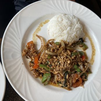 Thai Thani Celebration - Basil Chicken - Thai Near Me - Kissimmee, Florida