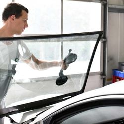 Advanced Auto Glass