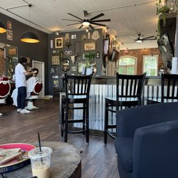 Roots Barbershop & Lounge