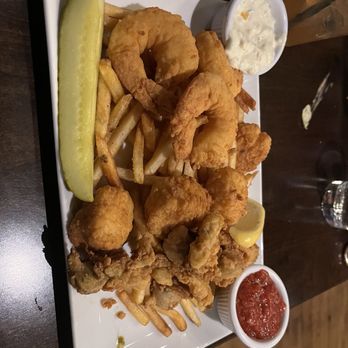 Westbrook Lobster - Fried Seafood Platter - Seafood Near Me - Wallingford, Connecticut Westbrook Lobster - Fried Seafood Platter - Seafood Near Me - Wallingford, Connecticut