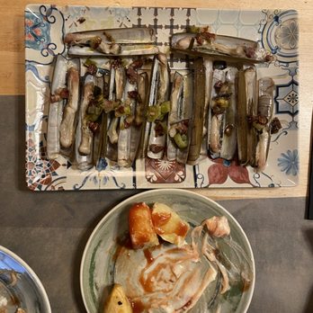 El Trocito del Medio - Razor clams, and devoured patatas bravas - Spanish Near Me - València, V El Trocito del Medio - Razor clams, and devoured patatas bravas - Spanish Near Me - València, V