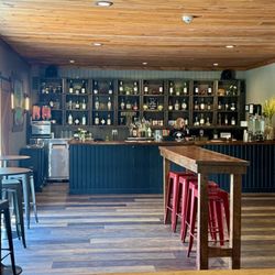 Old Oaks Winery - Back Bar