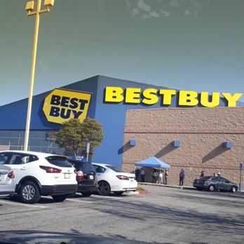 Best Buy Hawthorne - Line waiting to go in & pull up area for curbside pickup - Computers Near Me - Hawthorne, California Best Buy Hawthorne - Line waiting to go in & pull up area for curbside pickup - Computers Near Me - Hawthorne, California
