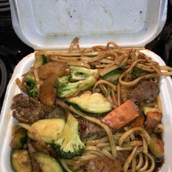 Mr. Casas Japanese Grill & Mexican Food Truck - Lo mein steak