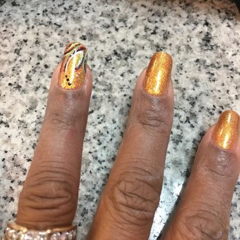 Bella Nail Bar - Nail Salons Near Me - Chapel Hill, North Carolina