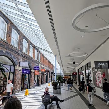 Swindon Designer Outlet - At Designer Outlet Swindon - Outlet Stores Near Me - Swindon, SWD Swindon Designer Outlet - At Designer Outlet Swindon - Outlet Stores Near Me - Swindon, SWD