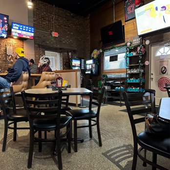 Charlie Mops Grub & Hops - the inside of a restaurant - American Near Me - Lambertville, Michigan Charlie Mops Grub & Hops - the inside of a restaurant - American Near Me - Lambertville, Michigan