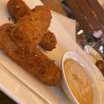 Triple Rock Brewery & Ale House - Cheddar Potato Croquettes, Nachos - Pubs Near Me - Berkeley, California