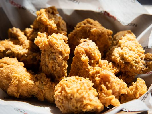 bb.q Chicken Astoria by null