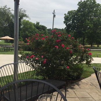 Sugarloaf Mountain Vineyard - Wineries Near Me - Dickerson, Maryland