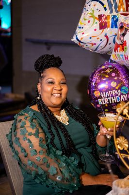 Deluxe Fun Dining by null