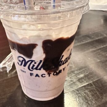 MilkShake Factory Cranberry - Strawberry chocolate. - Desserts Near Me - Cranberry Township, Pennsylvania MilkShake Factory Cranberry - Strawberry chocolate. - Desserts Near Me - Cranberry Township, Pennsylvania