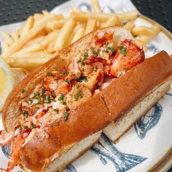 MARKET Seafood Eatery - LOBSTER ROLL - Seafood Near Me - Edmonds, Washington