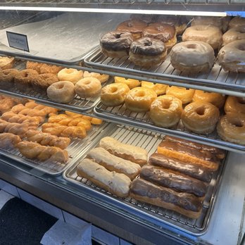 VG Donut & Bakery - Donuts Near Me - Cardiff, California