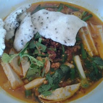 Banh Cuon Hoa - Mi quang - yellow noodle soup - Vietnamese Near Me - Houston, Texas