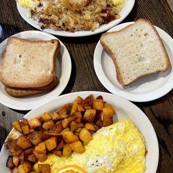 Egg Plantation - Salmon omelet and Pizza Omelet both with gluten free bread - Breakfast & Brunch Near Me - Newhall, California
