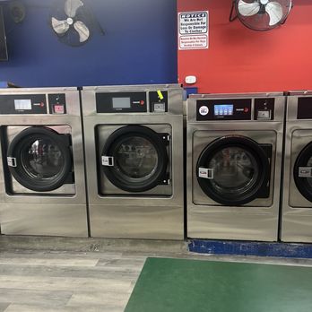 Fresh Meadows Laundromat - Laundry room - Laundromat Near Me - Carlstadt, New Jersey Fresh Meadows Laundromat - Laundry room - Laundromat Near Me - Carlstadt, New Jersey
