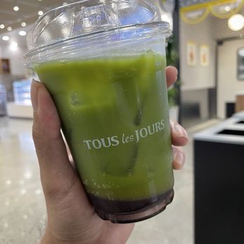 Tous Les Jours - Matcha Lavender Lemonade (TikTok: @justandyvu) - Coffee & Tea Near Me - Westminster, California