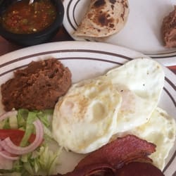 Dulce Restaurant - Great breakfast Northeastern Mexico style!!!