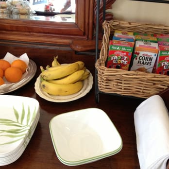 The Inn On Third - Breakfast - Hotels Near Me - St. Petersburg, Florida