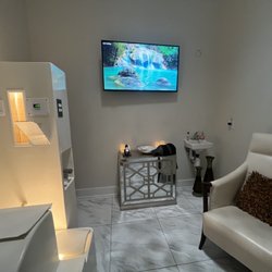 Z Colonics - Angel of Water hydrotherapy room