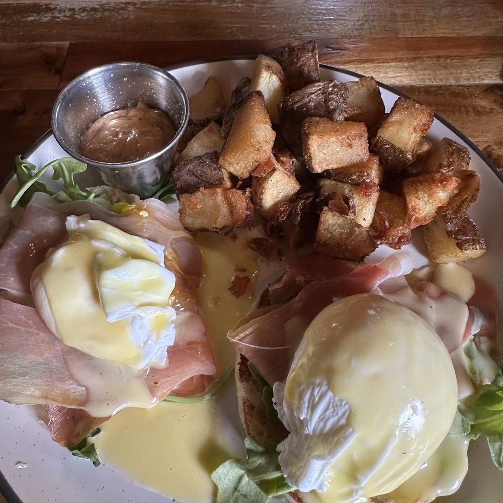 The Stubborn Mule - Prosciutto eggs benedict (the other egg was closed to being hard boiled egg which sucks) - New American Near Me - Orlando, Florida The Stubborn Mule - Prosciutto eggs benedict (the other egg was closed to being hard boiled egg which sucks) - New American Near Me - Orlando, Florida