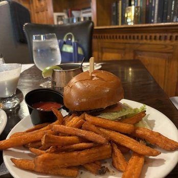 The Tavern - 1925 burger - American Near Me - Salem, Massachusetts The Tavern - 1925 burger - American Near Me - Salem, Massachusetts