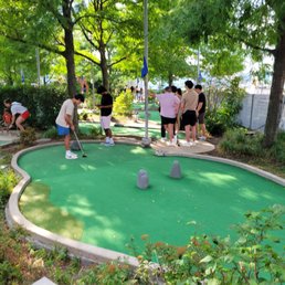 mini golf mini golf
