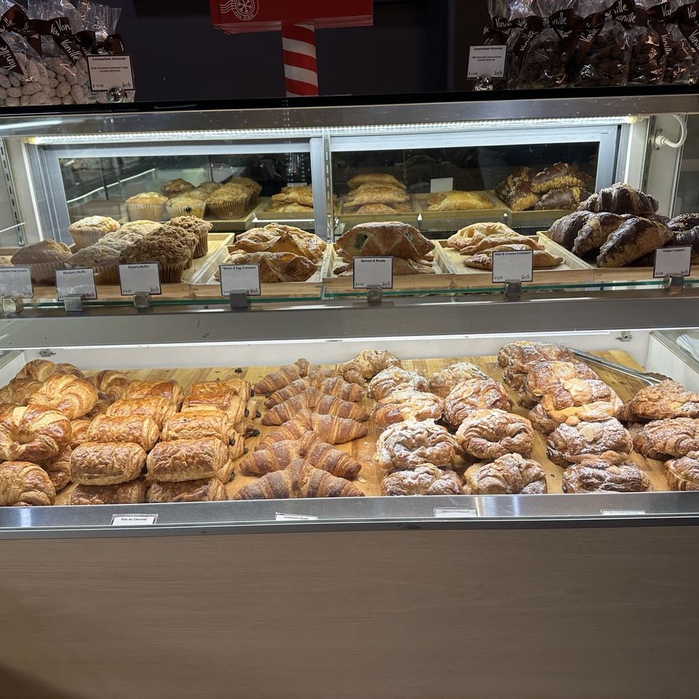 Vanille Patisserie - Delicious croissants and baked goods - Desserts Near Me - Chicago, Illinois Vanille Patisserie - Delicious croissants and baked goods - Desserts Near Me - Chicago, Illinois