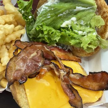 Portillo's Bolingbrook - This is their "bacon cheeseburger." Notice how the burger patty is missing. - Hot Dogs Near Me - Bolingbrook, Illinois Portillo's Bolingbrook - This is their "bacon cheeseburger." Notice how the burger patty is missing. - Hot Dogs Near Me - Bolingbrook, Illinois