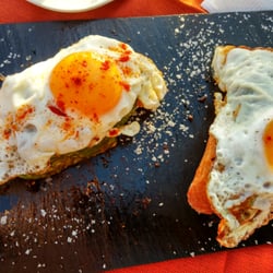 Paquita Bello - Tappas kanarische Blutwurst mit güner Paprika und Ei