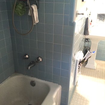 Advanced Bathtub - While I don't mind the vintage decor, this one wasn't doing it for me. - Refinishing Services Near Me