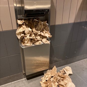 Cinemark - Someone not doing there job embarrassing - Cinema Near Me - Carson, California