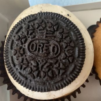 Famous Creations - Oreo cookie cupcake - Bakeries Near Me - Fairfield, California