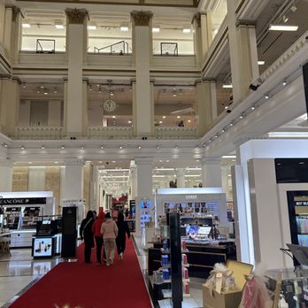 Macy's - Department Stores Near Me - Chicago, Illinois