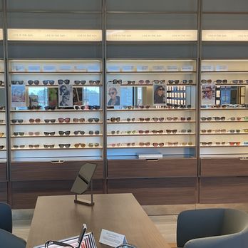 LensCrafters - Eyewear & Opticians Near Me - Janesville, Wisconsin LensCrafters - Eyewear & Opticians Near Me - Janesville, Wisconsin