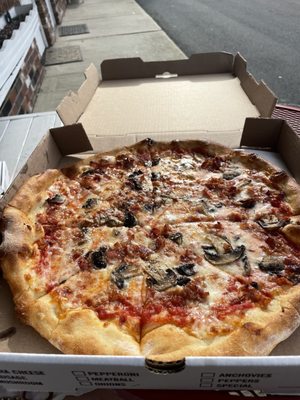 DeLuca's Pizzeria by null