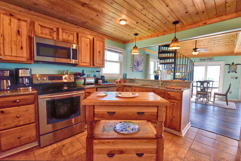 LARRY’S LAZY SUSAN Updated April 2024 128 Topsail Rd, North Topsail