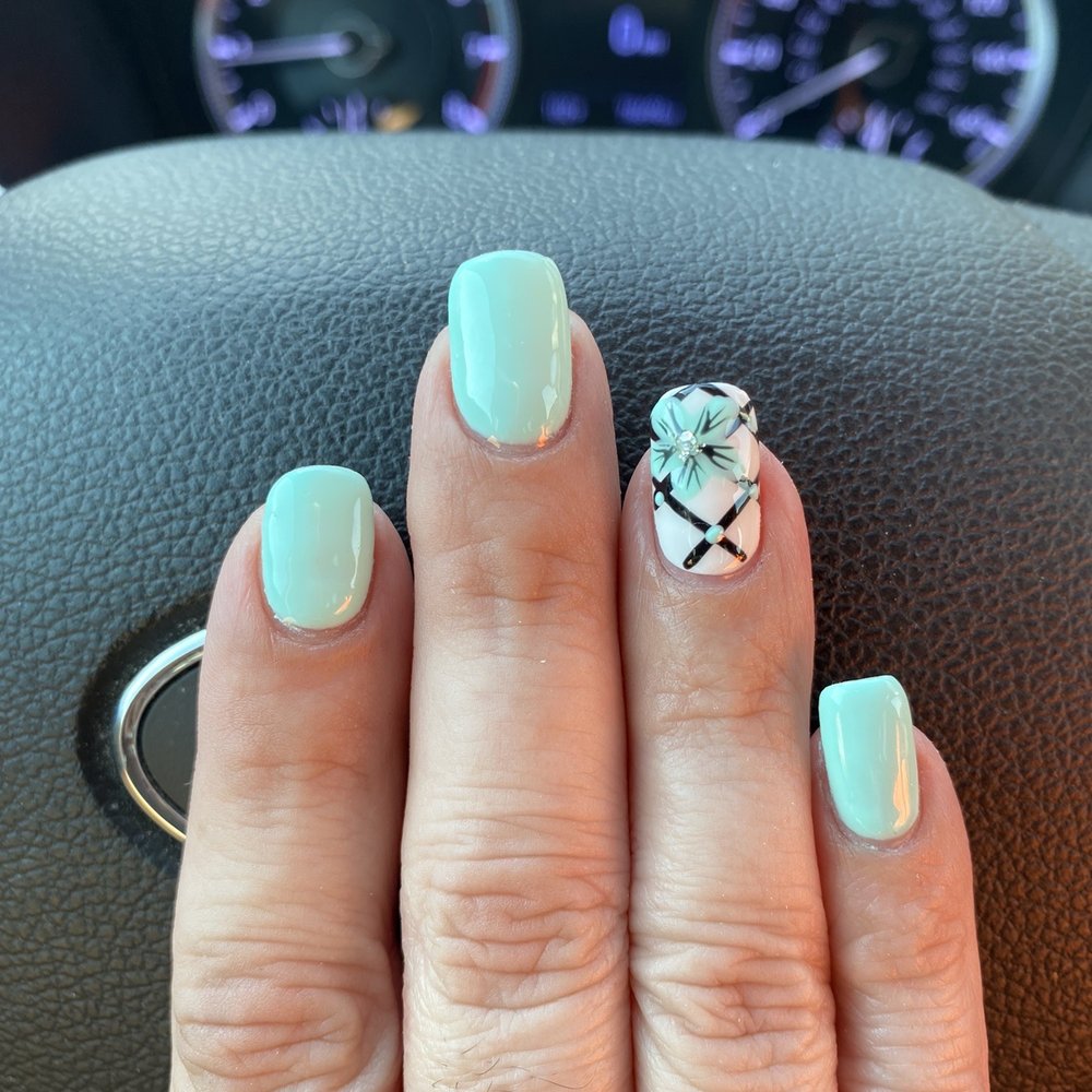 Pure Nails Spa - Gel with design - Nail Salons Near Me - Wildomar, California