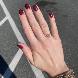 Gel mani - color OPI We the Female