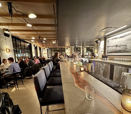 Maxwells Trading by null