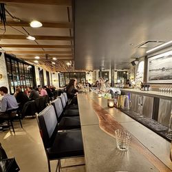 Maxwells Trading - Bar and seating area