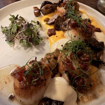 Samuel Avery’s Tavern - Incredible scallops - Salad Near Me - Wolfeboro, New Hampshire Samuel Avery’s Tavern - Incredible scallops - Salad Near Me - Wolfeboro, New Hampshire