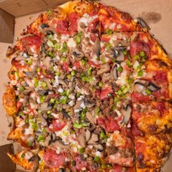 Clark's Pizzeria - Medium Deluxe pizza