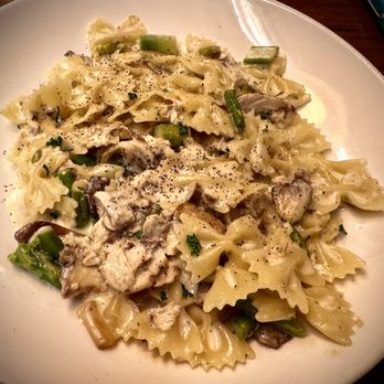 Bahama Breeze - Jamaican Jerk Chicken Pasta - Latin American Near Me - Charleston, South Carolina Bahama Breeze - Jamaican Jerk Chicken Pasta - Latin American Near Me - Charleston, South Carolina