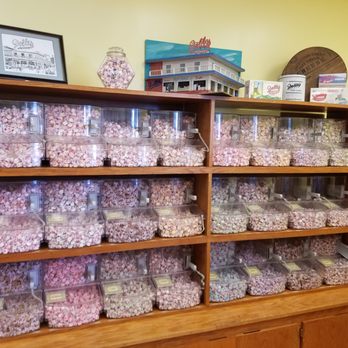 Dolle's Candyland - Candies - Candy Stores Near Me - Rehoboth Beach, Delaware