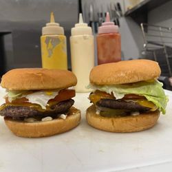 Legends Roadhouse - Cheese burgers