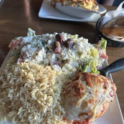 The Mad Greek - Spinach chicken plate with Greek salad